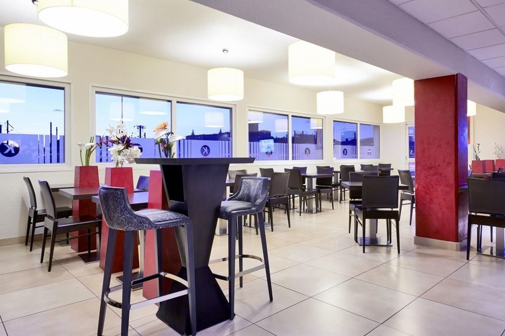 Kyriad Belfort Centre Gare Ресторант снимка